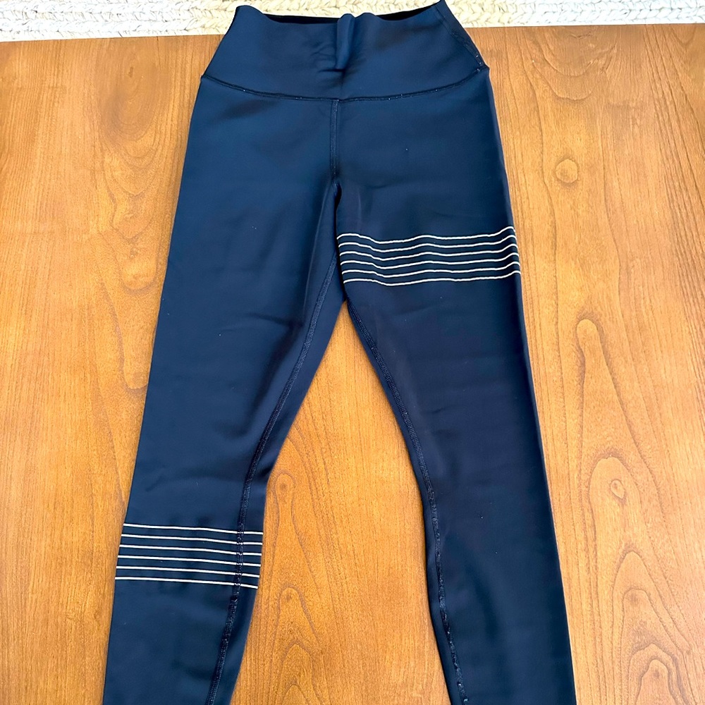 Alo yoga airbrush leggings. Size XS.